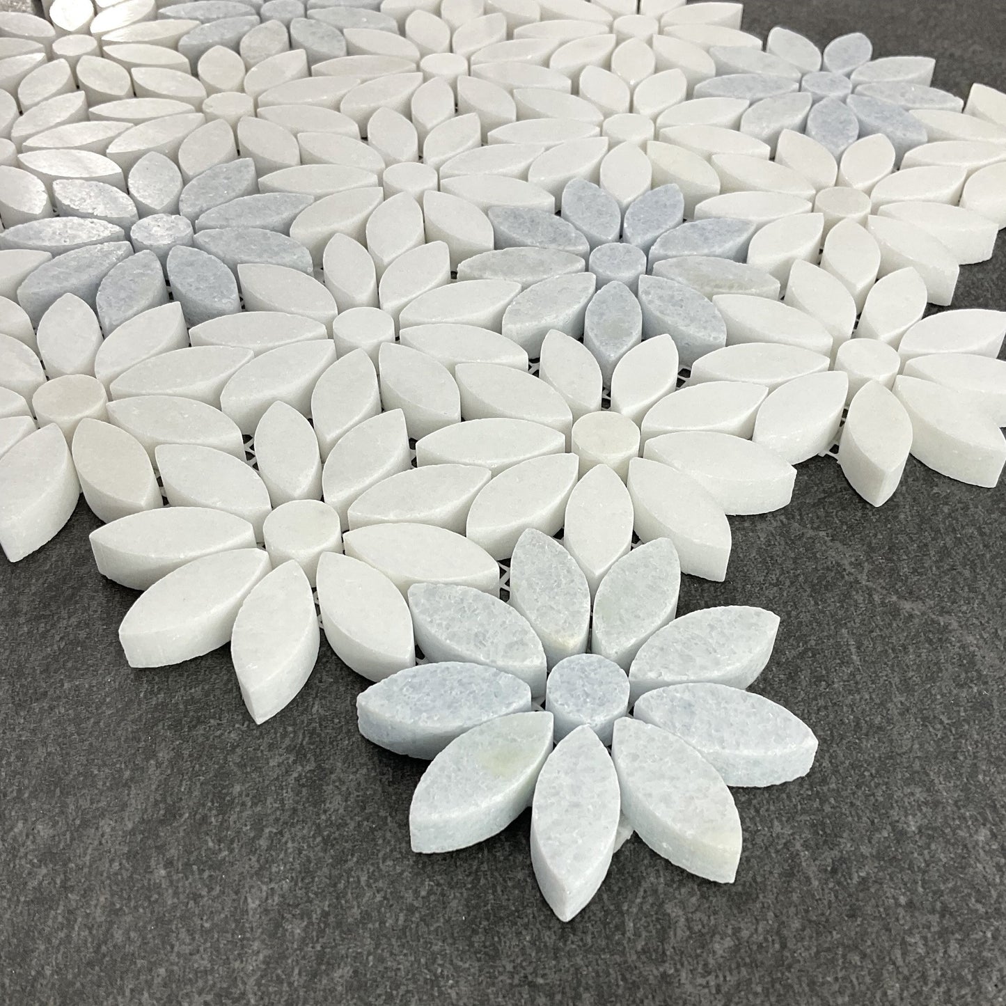 10-Pieces of Waterjet Daisy Marble Mosaic Wall Tile \u002F Floor Tile \u002F Kitchen Backsplash \u002F Bathroom Tile \u002F Shower Tile \u002F Marble Tile \u002F Home Decor (Set of 10)